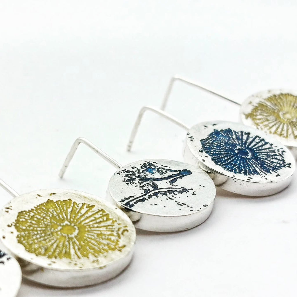 Brincos Vestígios da Memória gravura 1 azul | Inês Almeida