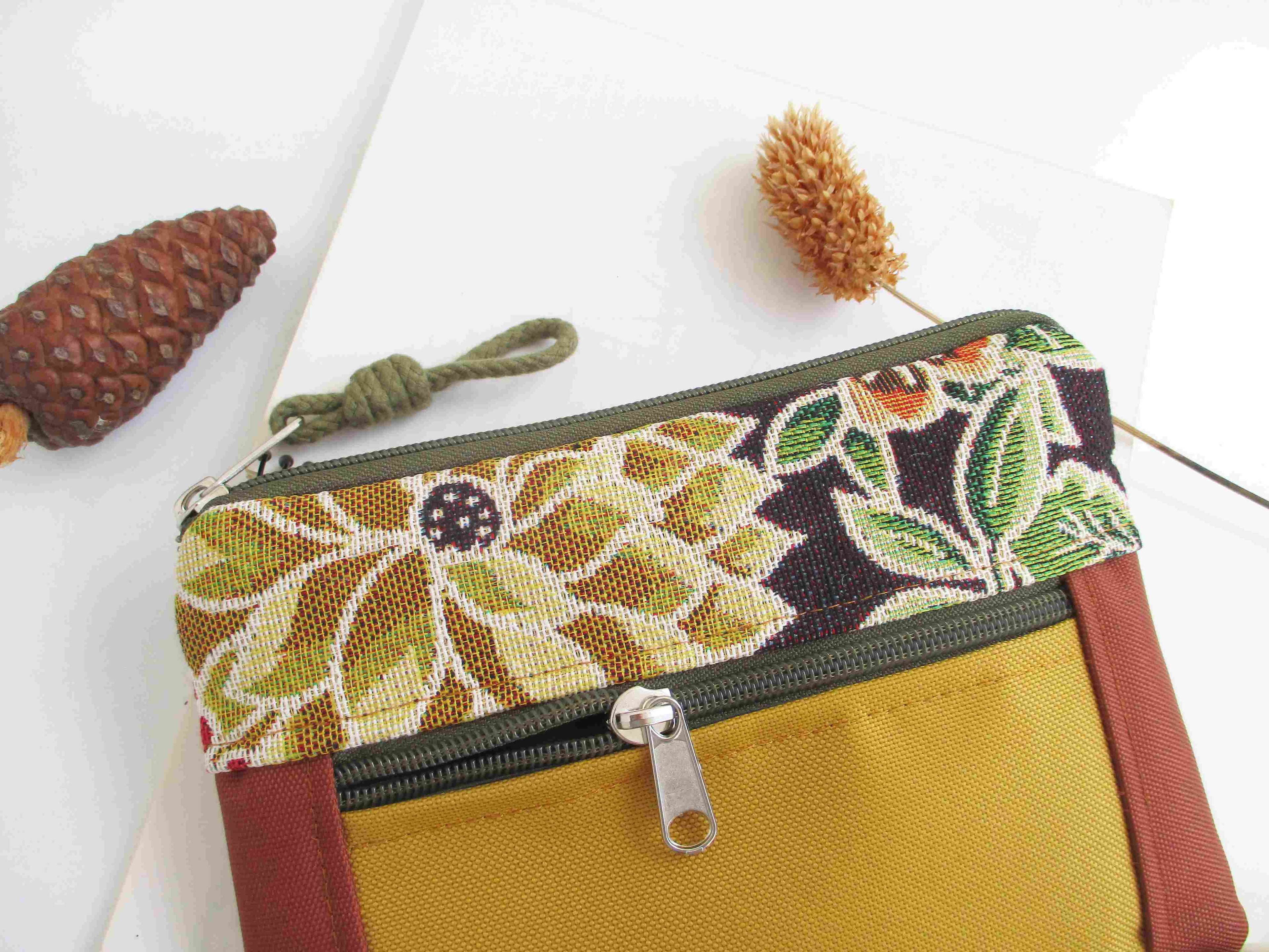 Bolsa de mão padrão floral, tela laranja tijolo e amarelo | Joana Candeias