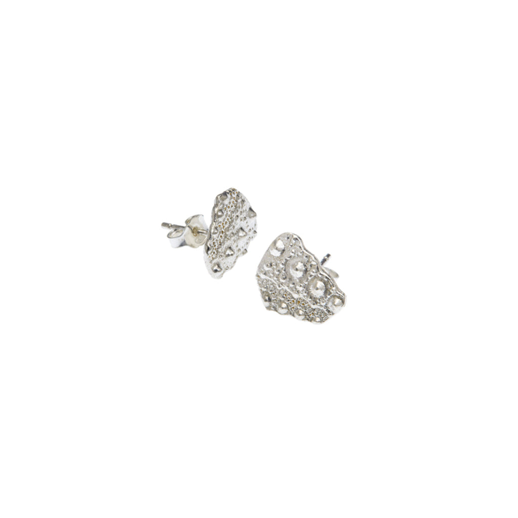 Brincos Sea Urchin Fragments Micro prateados | Tania Gil Jewelry