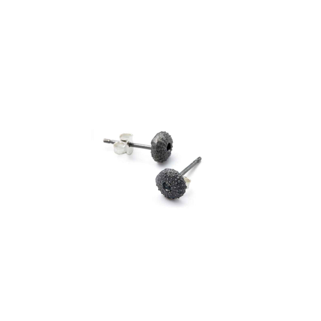 Brincos Urchin Micro oxidados | Tania Gil Jewelry