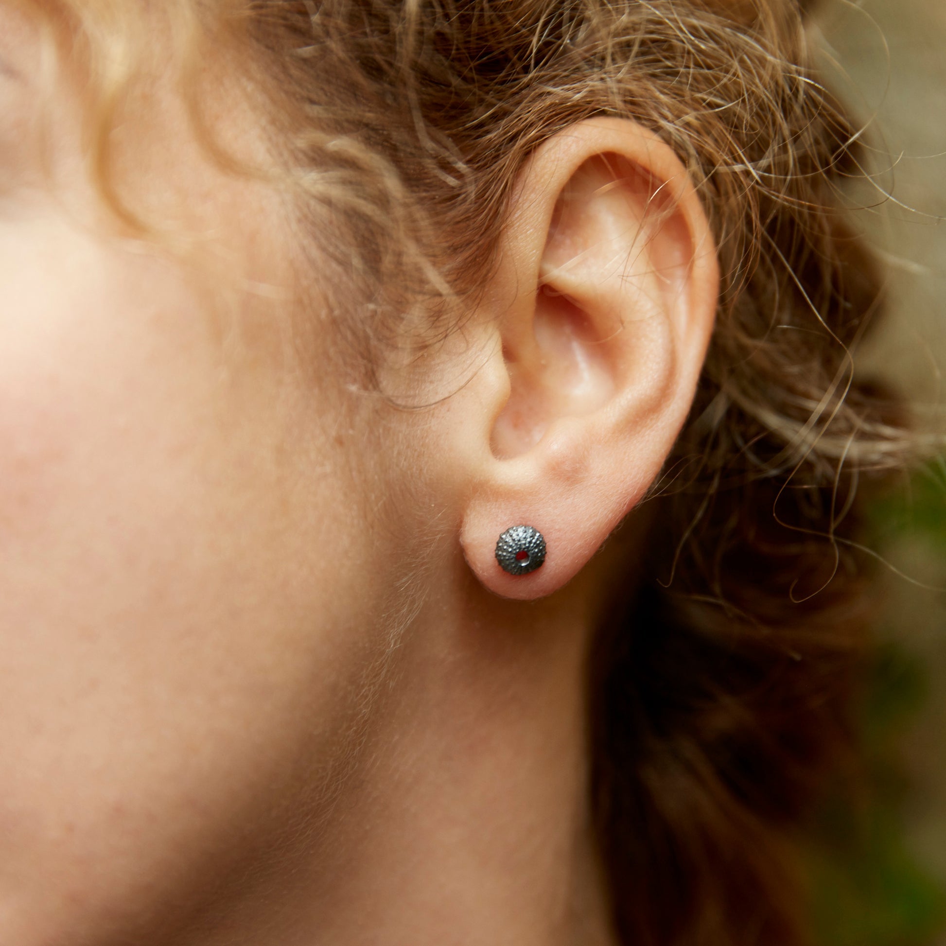 Brincos Urchin Micro oxidados | Tania Gil Jewelry