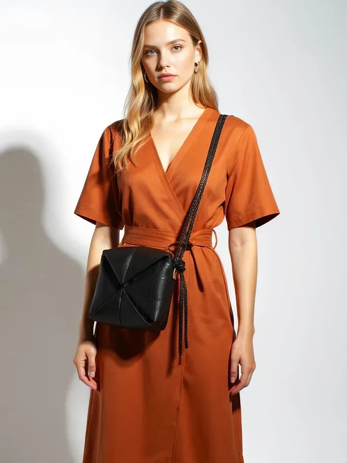 Ātoi Cubic Bag  Noir | BirdWalk Design