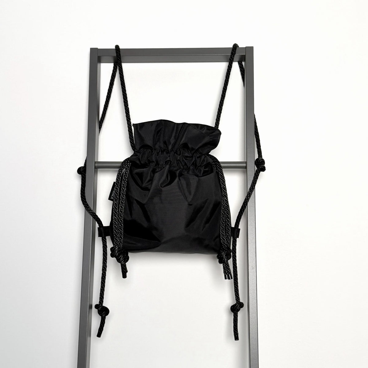 Soui preto | Bird Walk Design