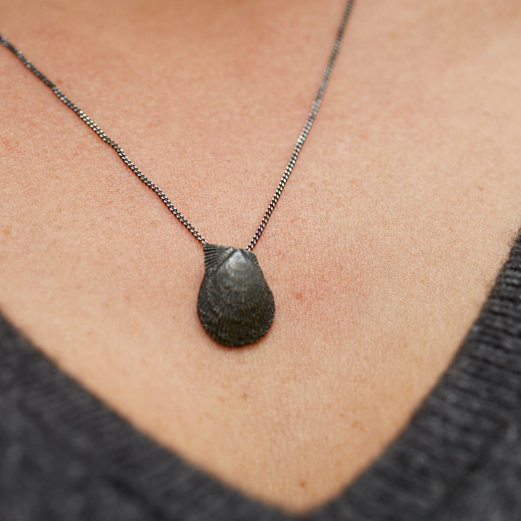 Colar Vieira Macro oxidado | Tania Gil Jewelry