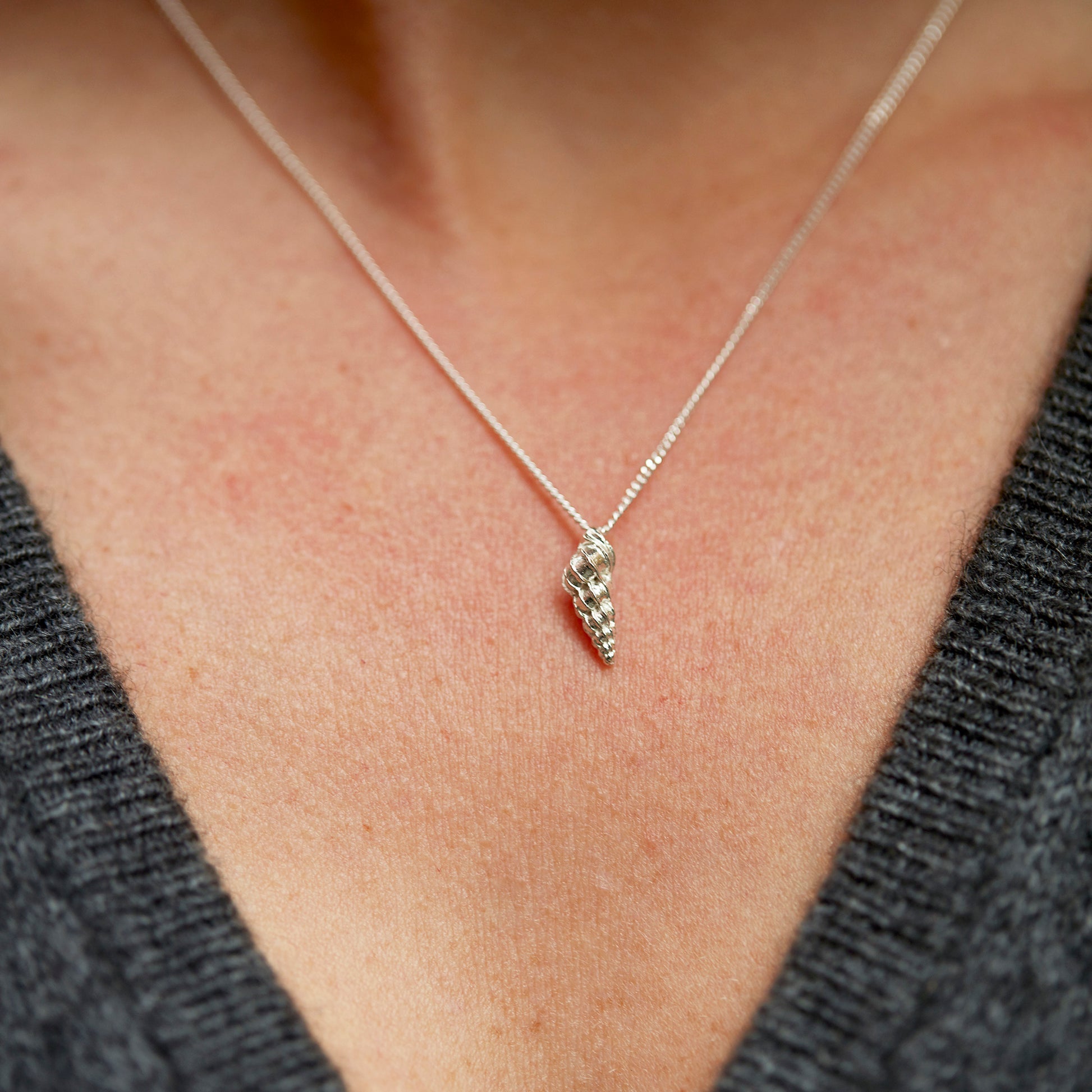 Colar Snail Micro prateado | Tania Gil Jewelry