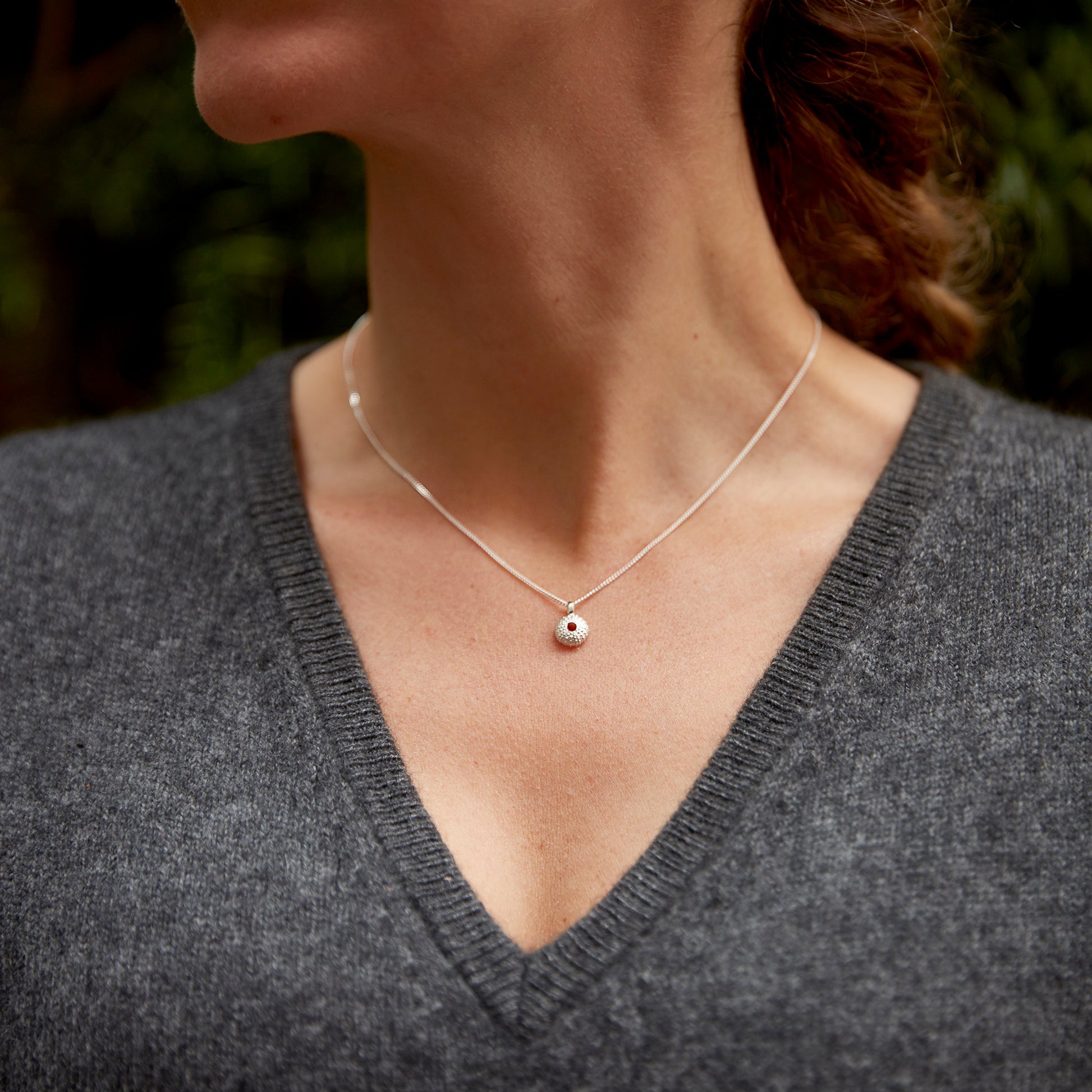 Colar Sea Urchin Micro prateado | Tania Gil Jewelry