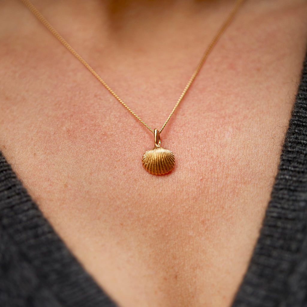 Colar Cardiidae Micro dourado | Tania Gil Jewelry