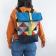 Mochila média padrão geométrico triângulos, topo azul petróleo, fundo azul navy | Joana Candeias