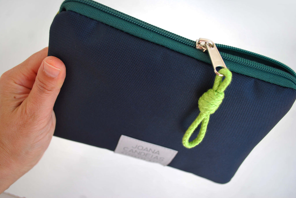 Bolsa de mão padrão triângulos, tela azul navy e azul petróleo | Joana Candeias