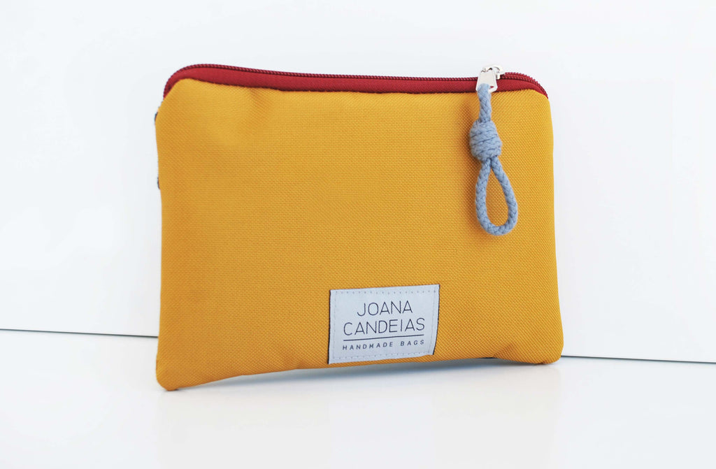 Bolsa de mão com bordados, tela amarelo e azul petróleo | Joana Candeias