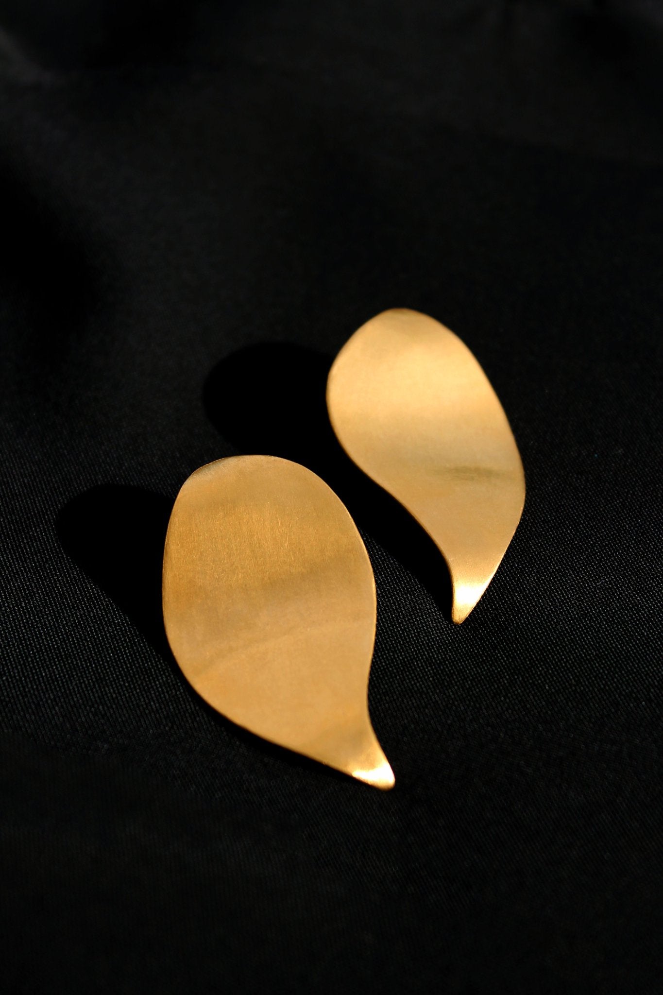 Brincos Oliva Folha grande dourados | Eva Sal