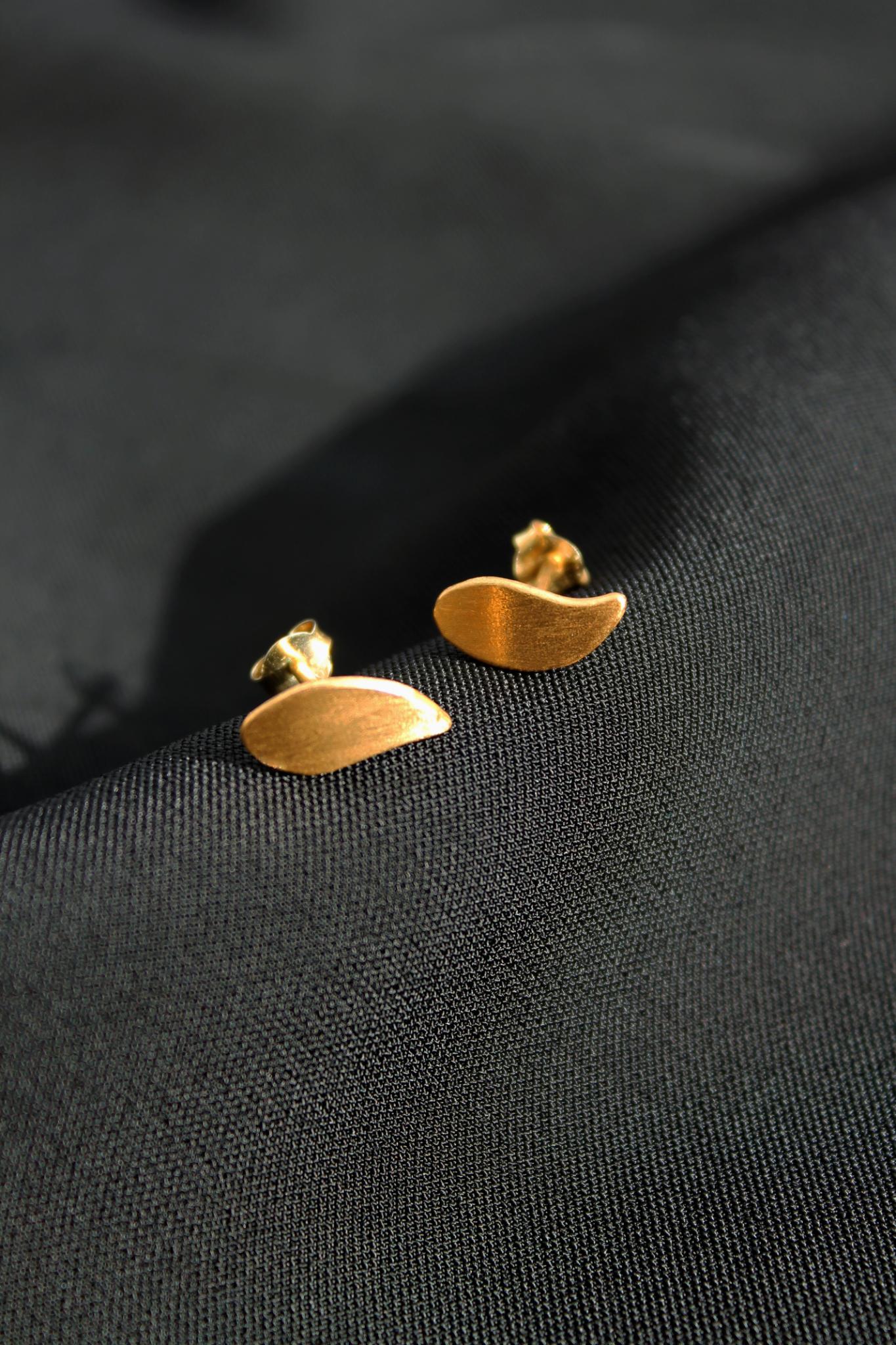 Brincos Oliva Folha pequeno dourados | Eva Sal