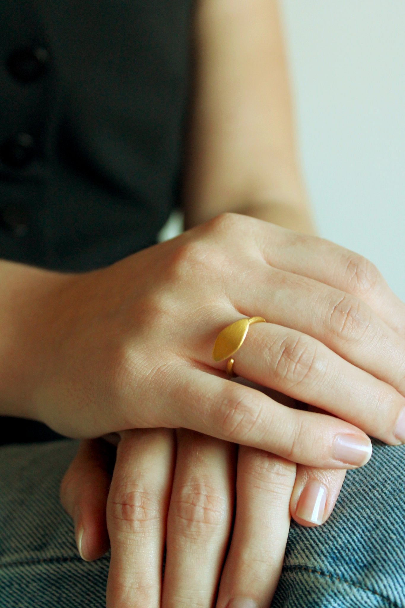 Anel Oliva Folha pequeno dourado | Eva Sal