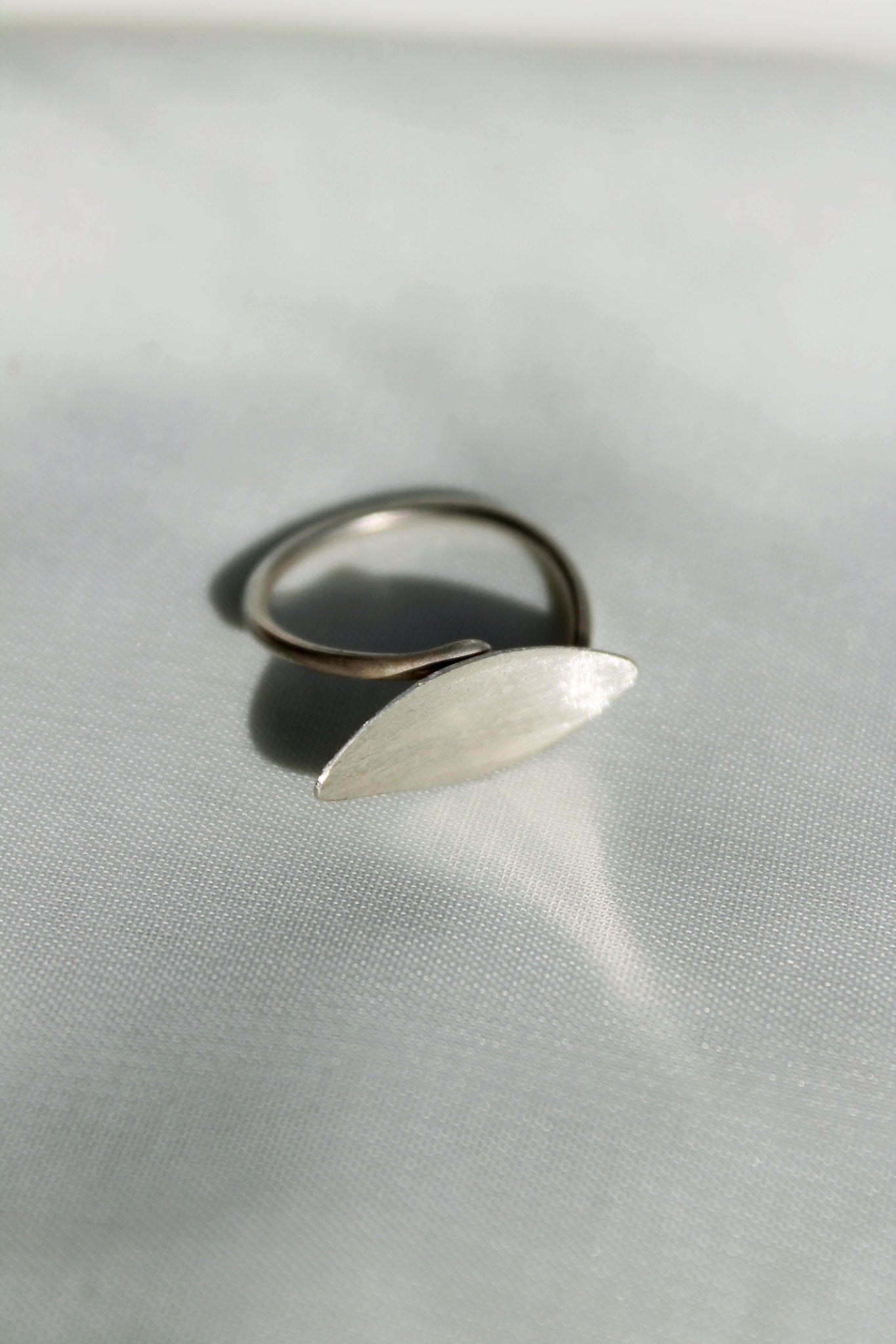 Anel Oliva Folha pequeno prateado | Eva Sal