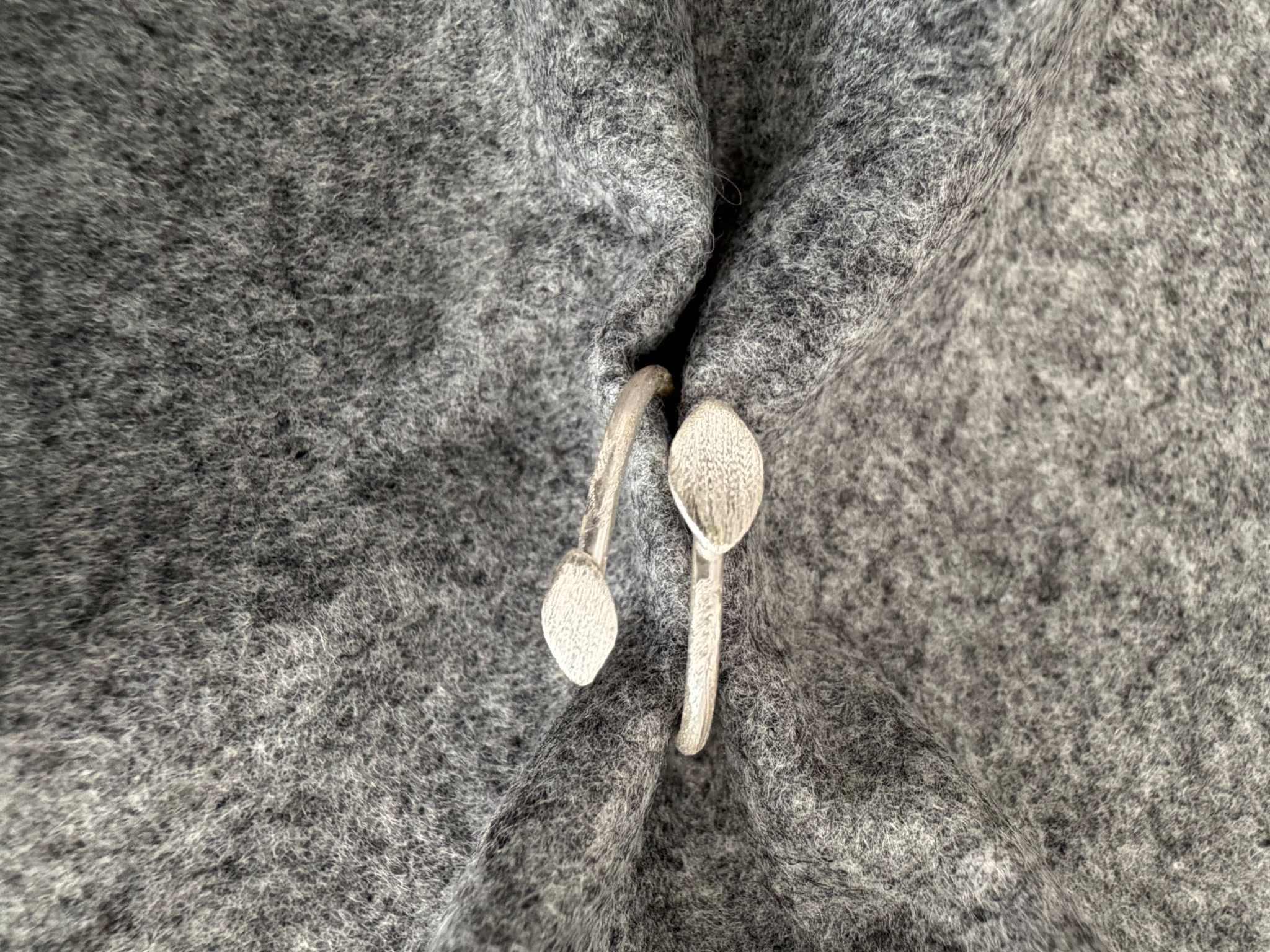 Anel Oliva Folha Dupla prateado | Eva Sal