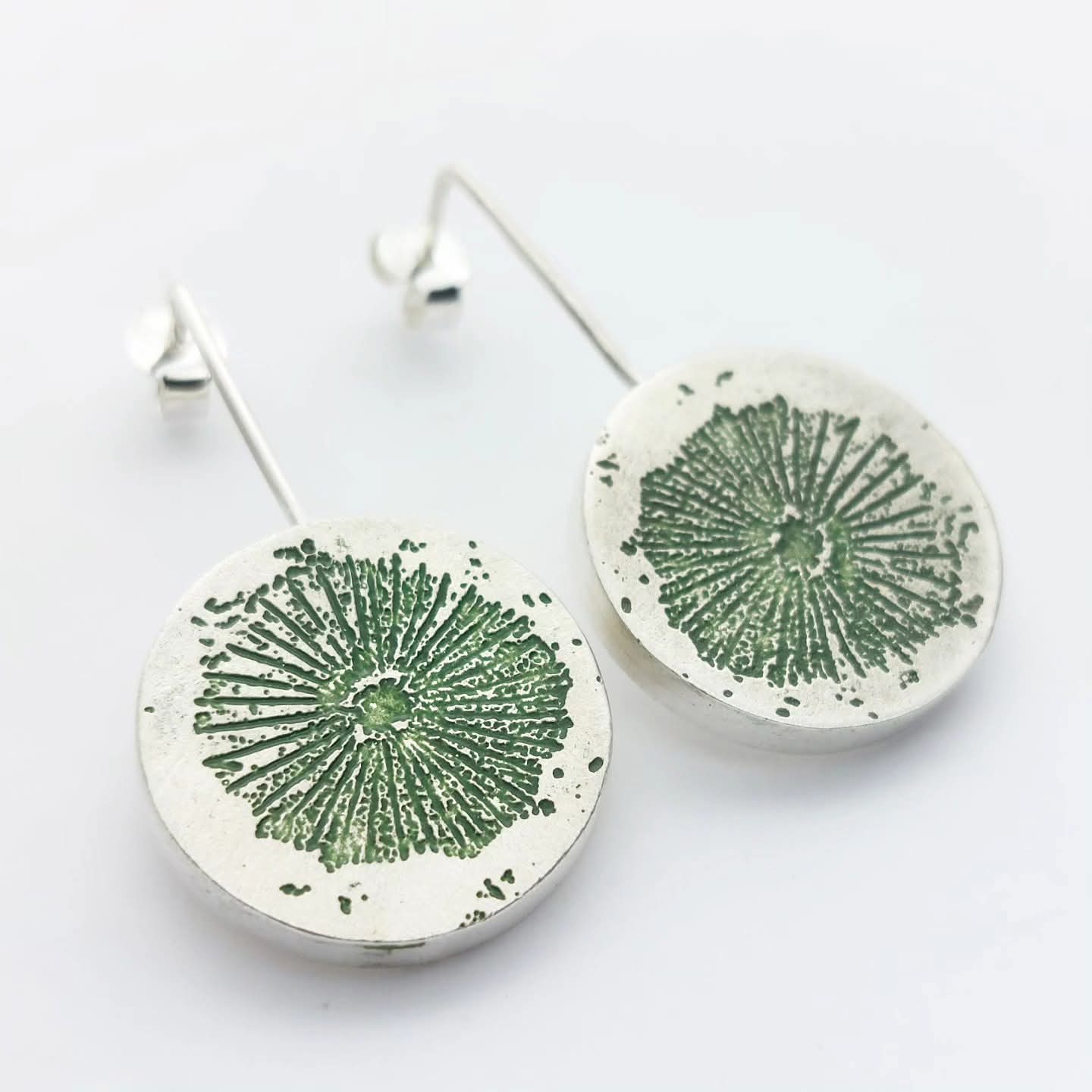 Brincos com gravura verde | Inês Almeida