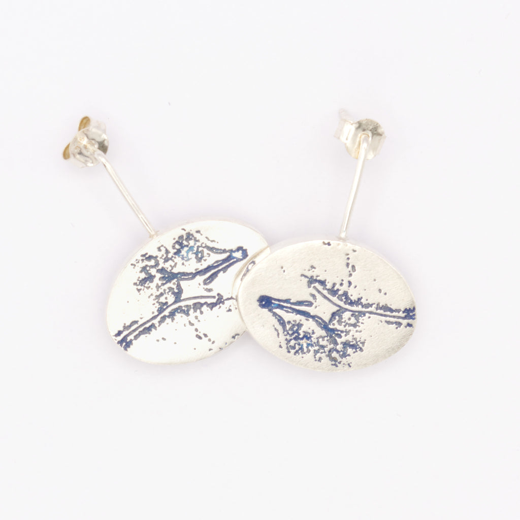 Brincos Vestígios da Memória gravura 1 azul | Inês Almeida