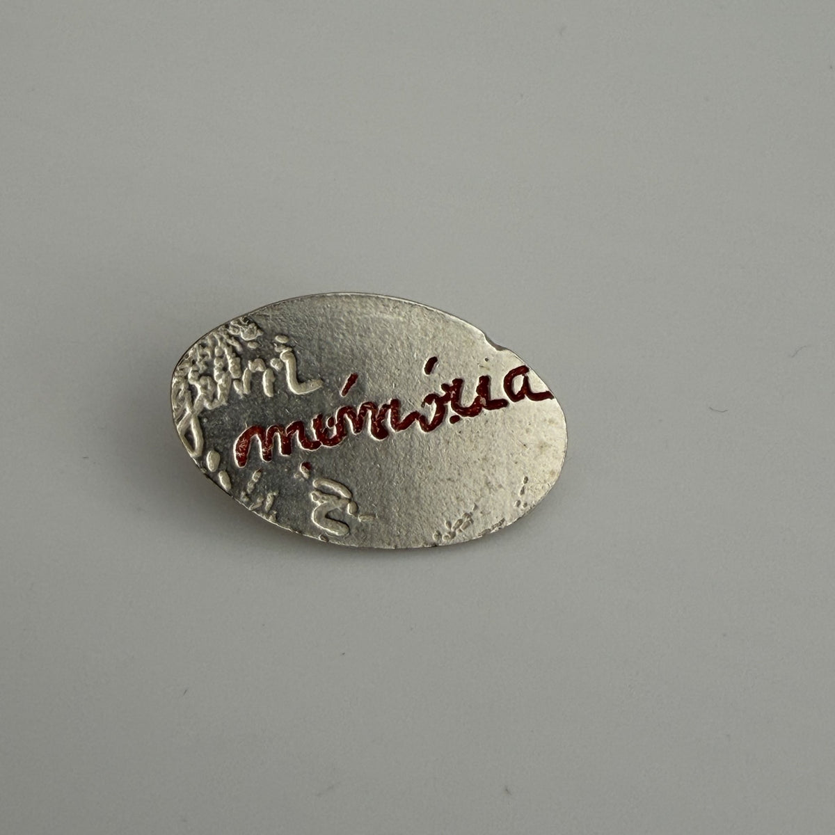 Pin Vestígios da Memória pequeno 1 | Inês Almeida