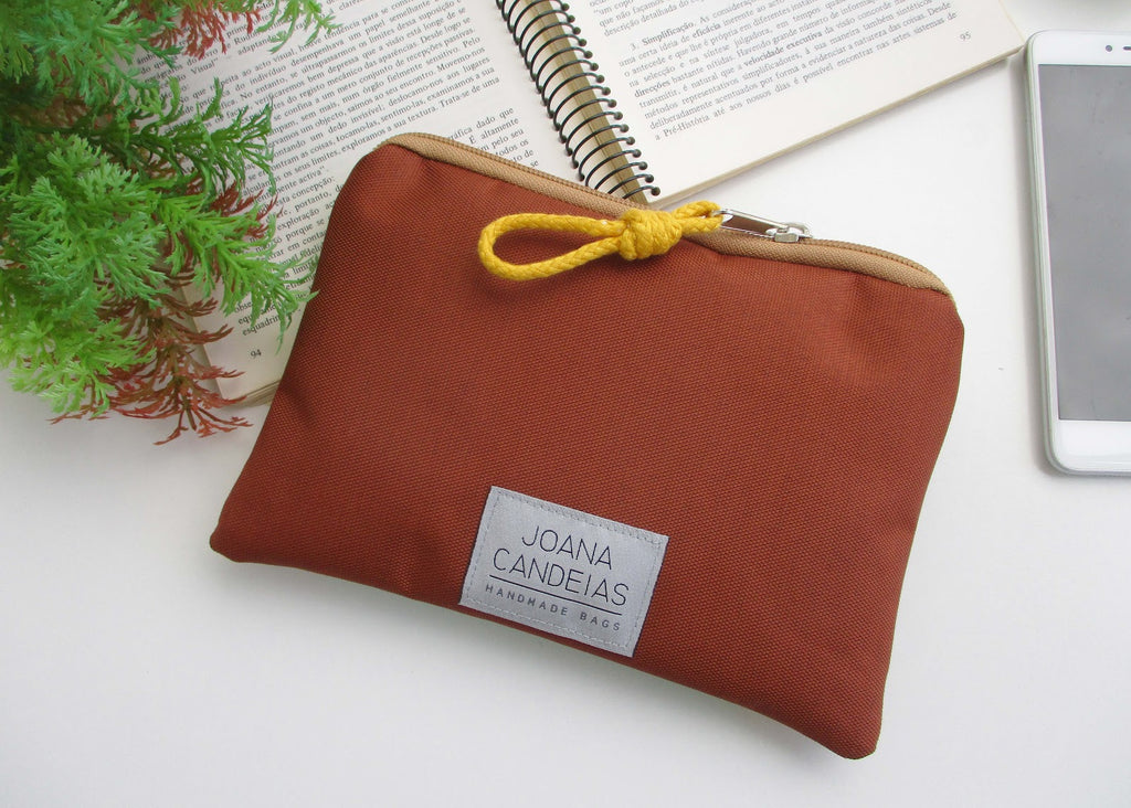 Bolsa de mão padrão ziguezague, tela laranja tijolo e turquesa | Joana Candeias