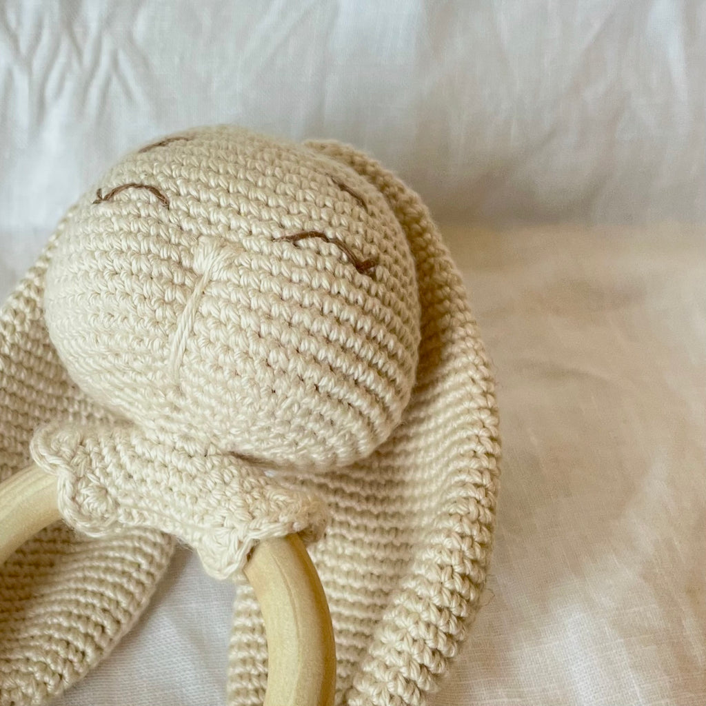 Mordedor Coelho Cora Amigurumi | Matipatipa