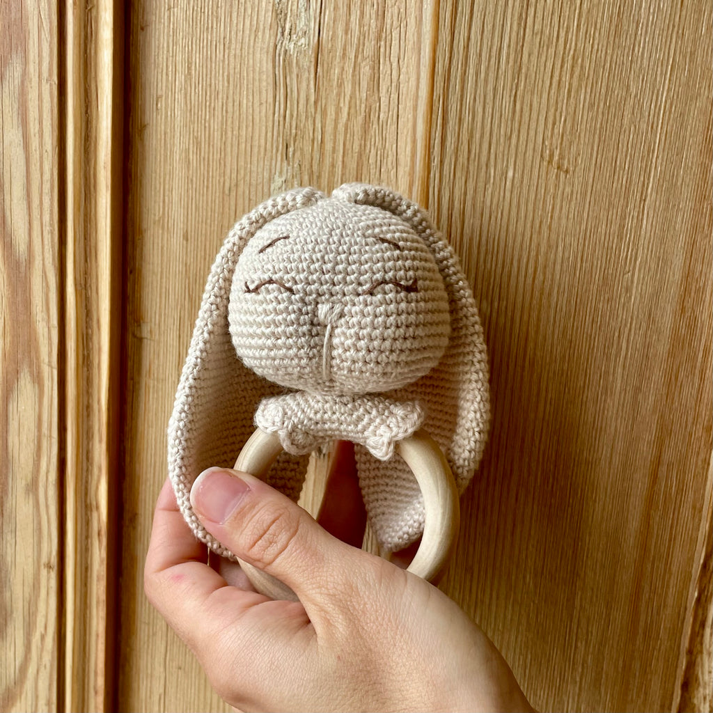 Mordedor Coelho Cora Amigurumi | Matipatipa