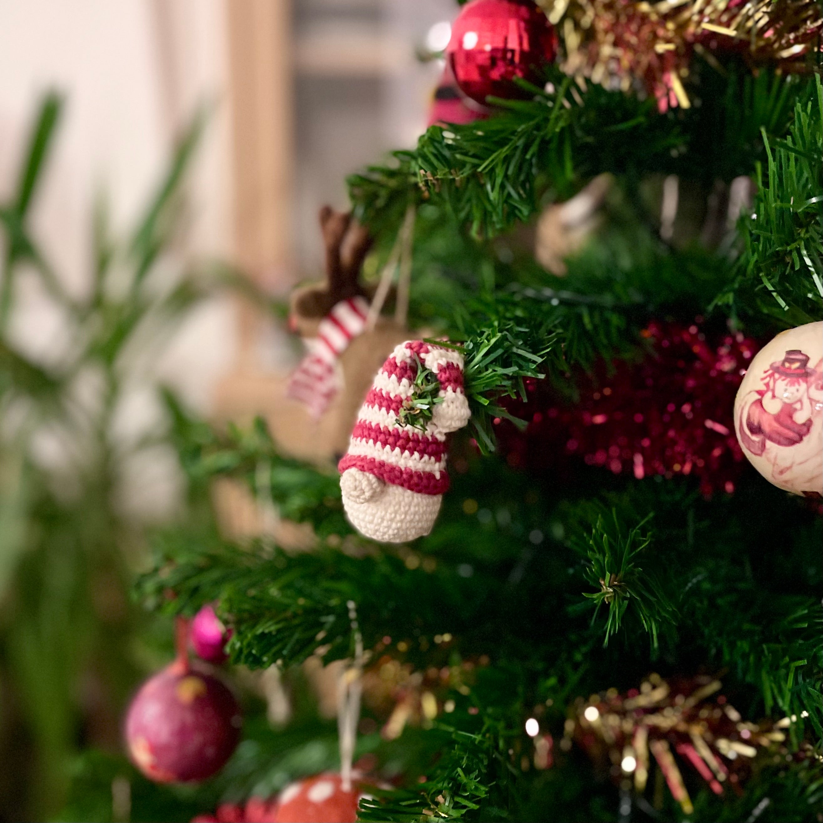 Enfeite de Natal Gnomo vermelho Amigurumi | Matipatipa