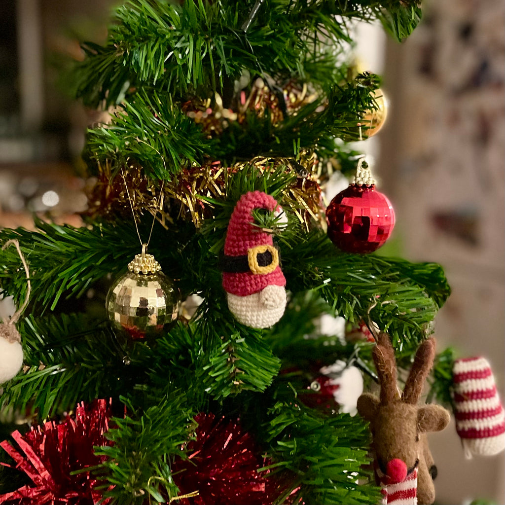 Enfeite de Natal Gnomo Pai Natal Amigurumi | Matipatipa