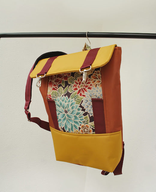 Mochila grande padrão floral, tela amarelo mostarda e laranja tijolo | Joana Candeias