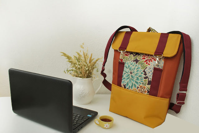 Mochila grande padrão floral, tela amarelo mostarda e laranja tijolo | Joana Candeias