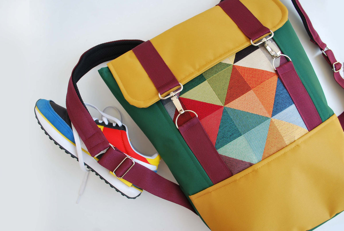 Mochila grande padrão geométrico, tela amarelo mostarda e verde | Joana Candeias