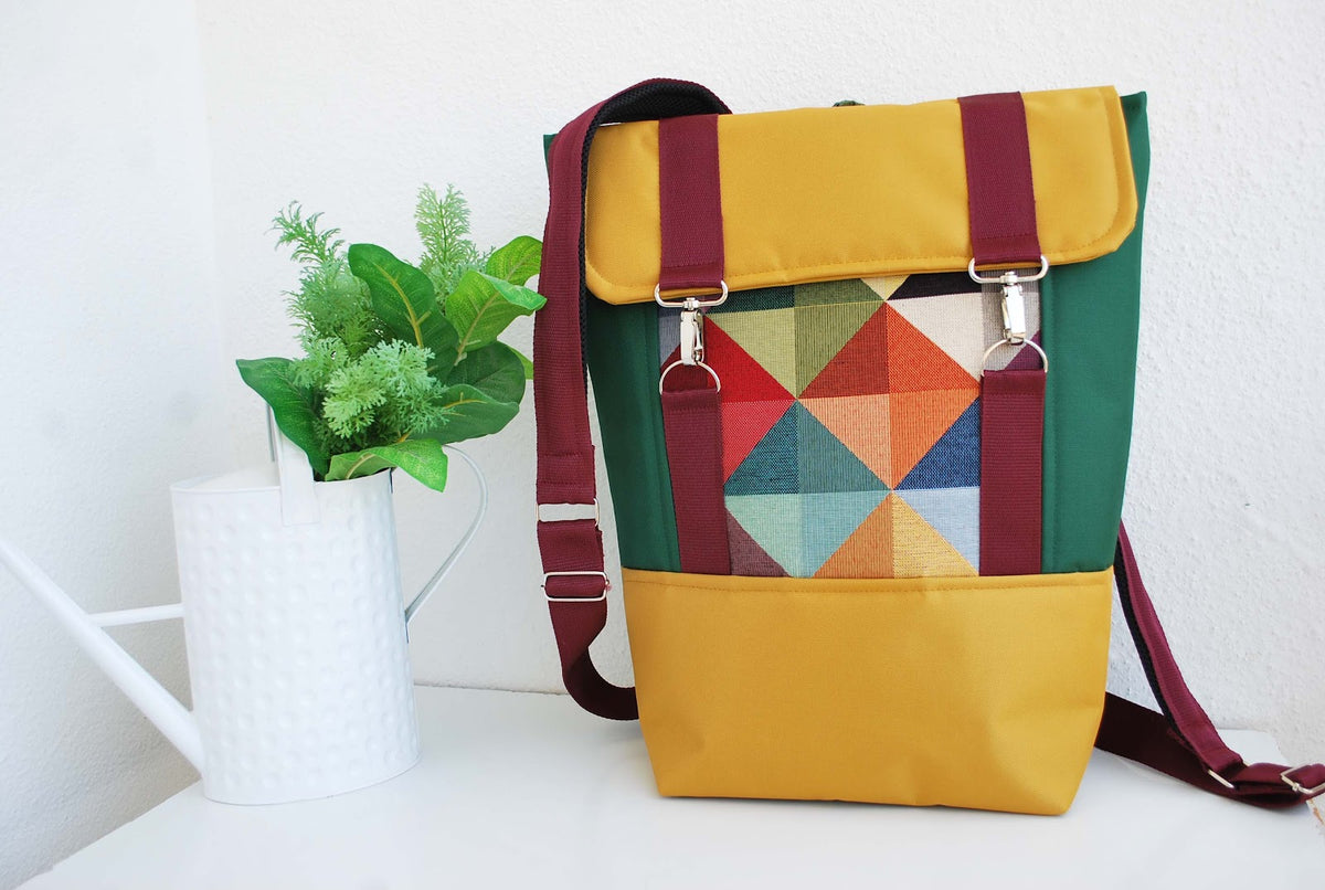 Mochila grande padrão geométrico, tela amarelo mostarda e verde | Joana Candeias