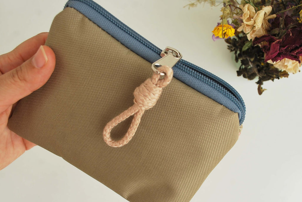 Porta-moedas com bordados, tela beje | Joana Candeias