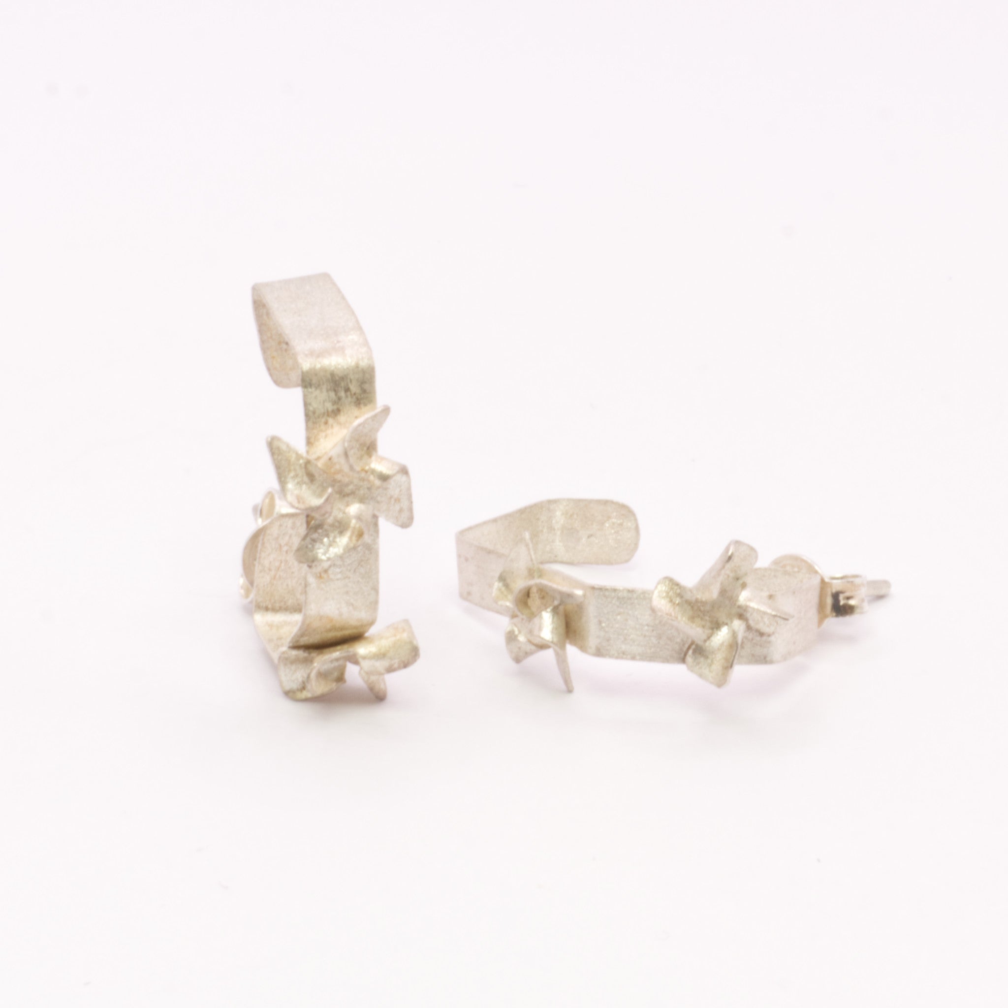 Brincos Flor argola aberta dourados | JDS