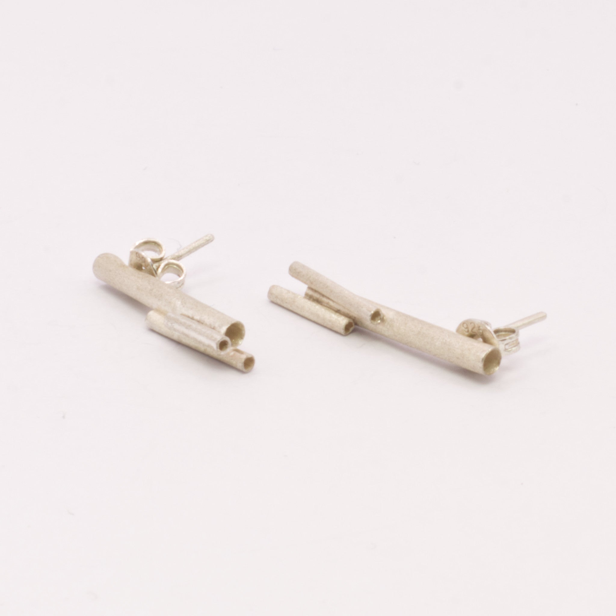 Brincos Tubo prateados | JDS