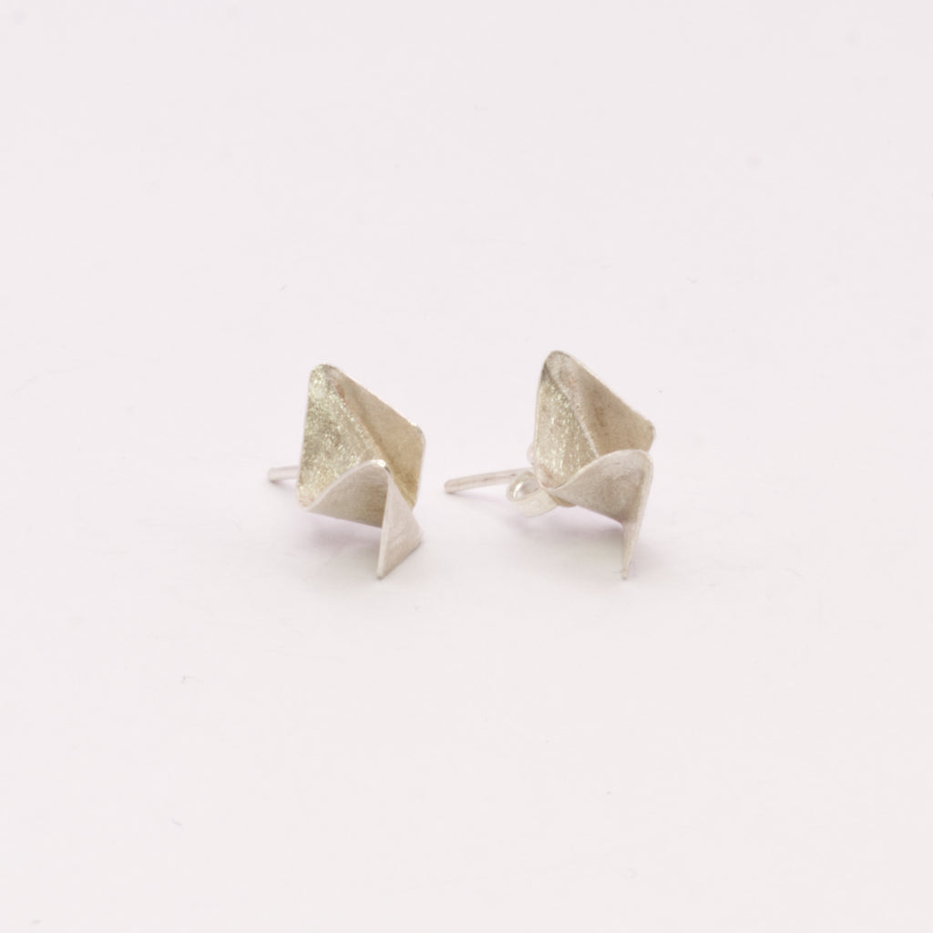 Brincos Origami pequeno prateados | JDS