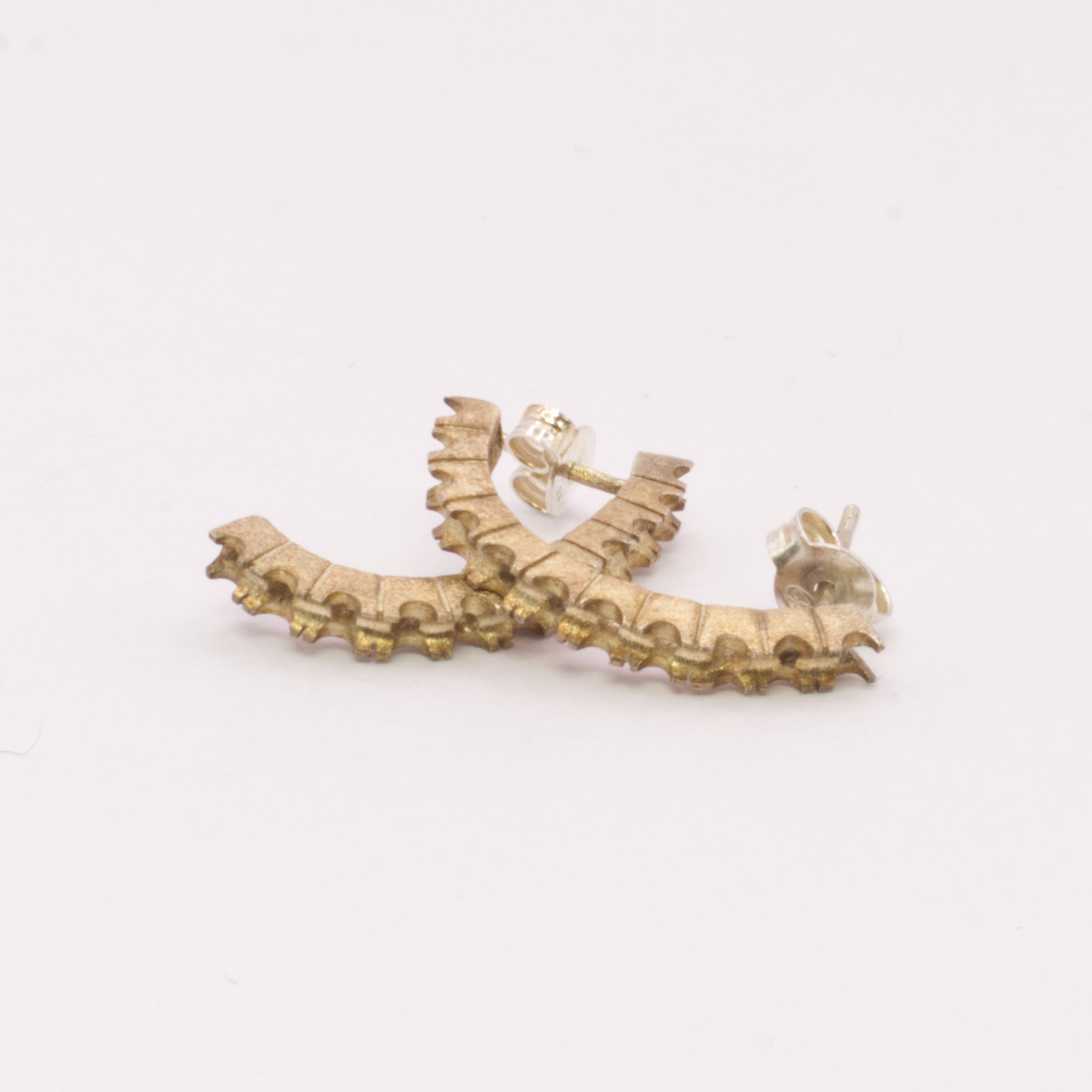 Brincos Roda Dentada argola aberta dourados | JDS