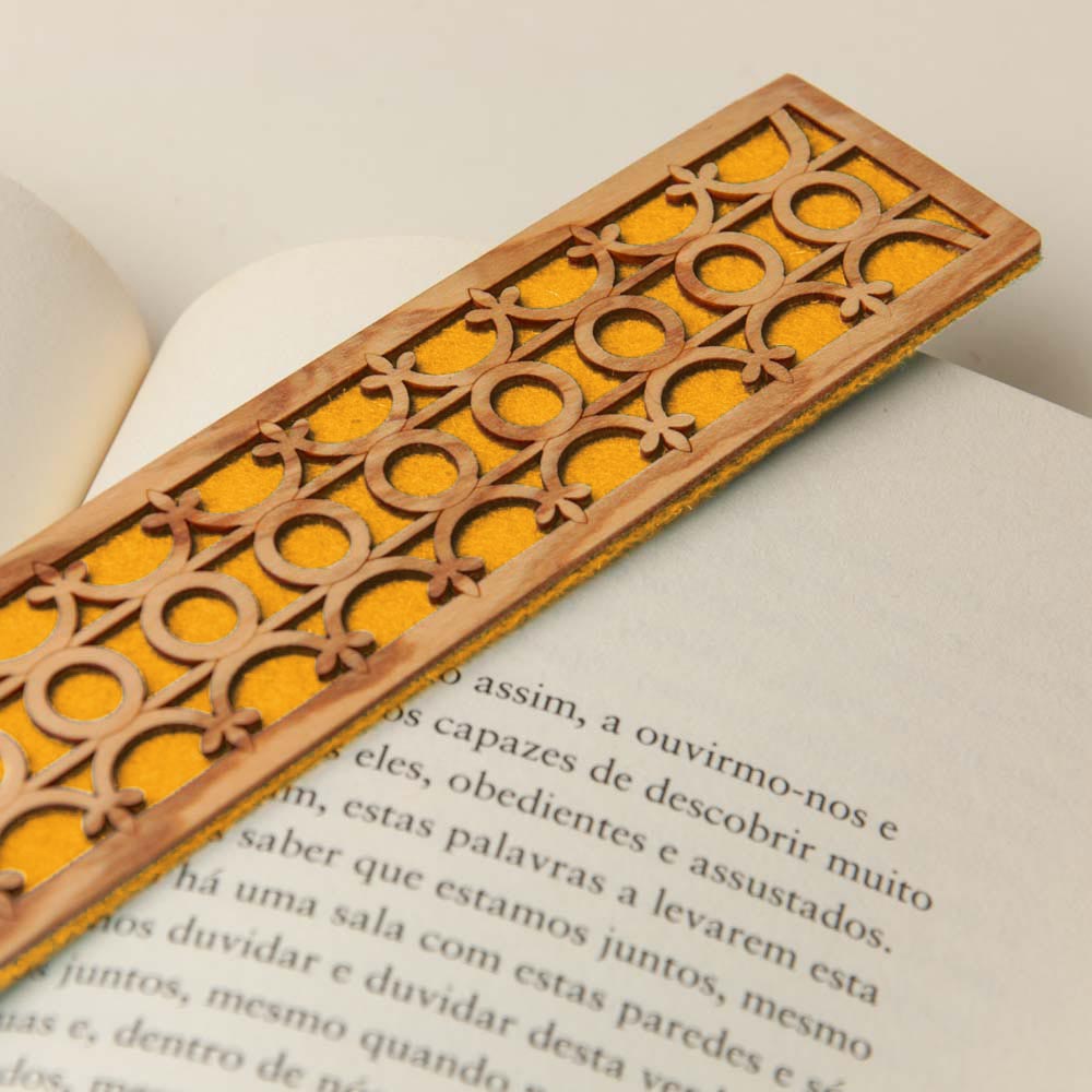 Marcador de Livros Platibandas Vale da Boa Hora amarelo torrado | Oficina Poeta Azul