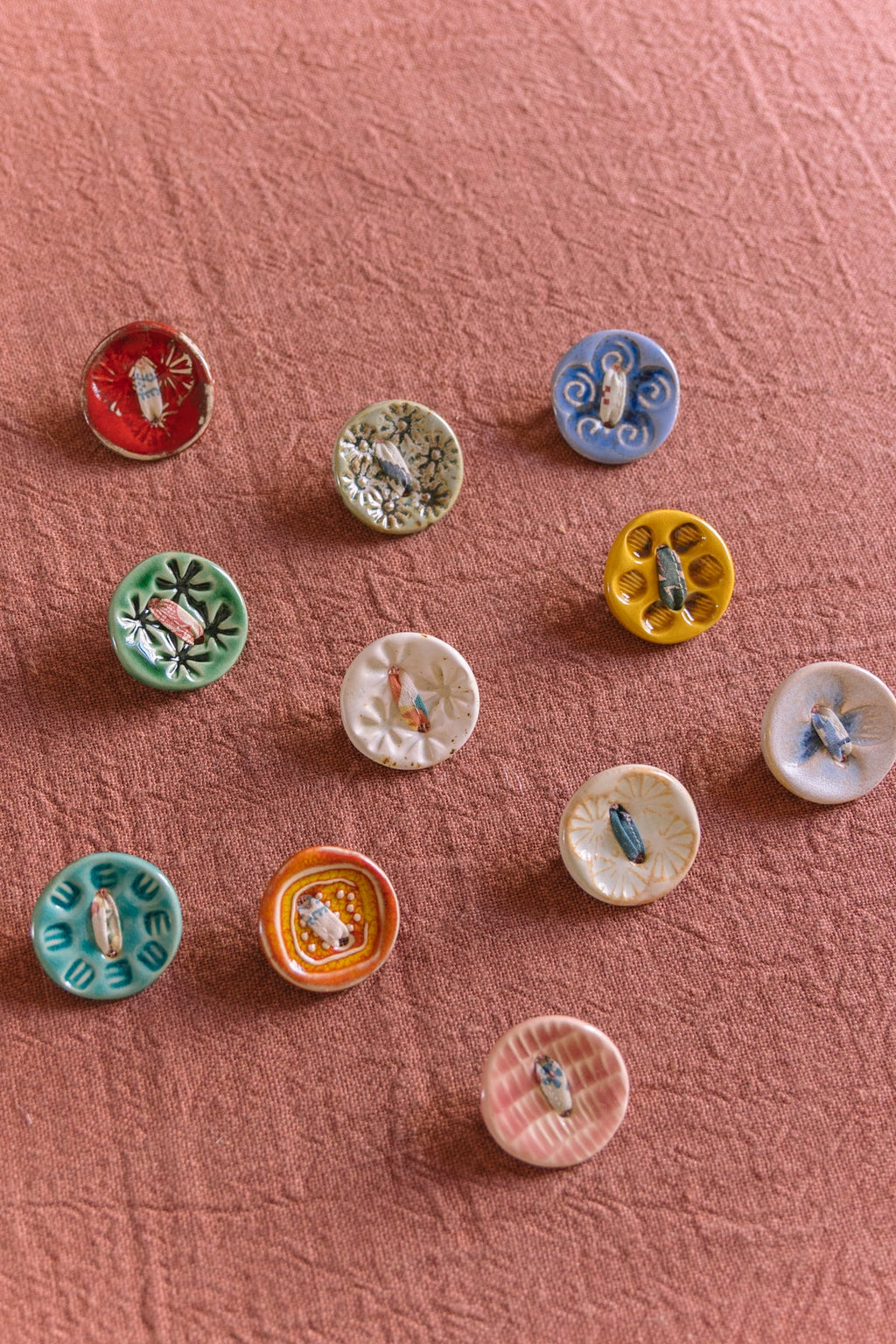 Pregadeira Botão rosa | Pássaro de Seda