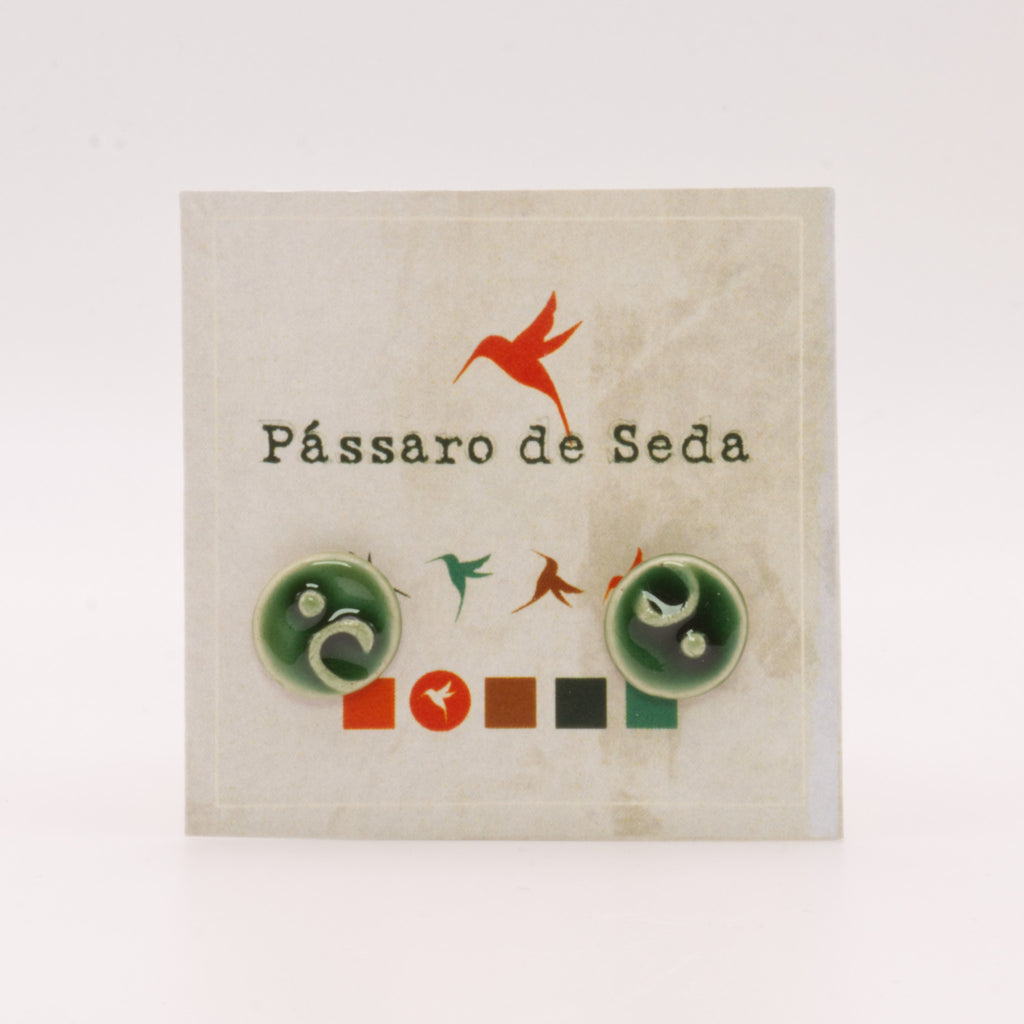 Brincos Botão verde | Pássaro de Seda