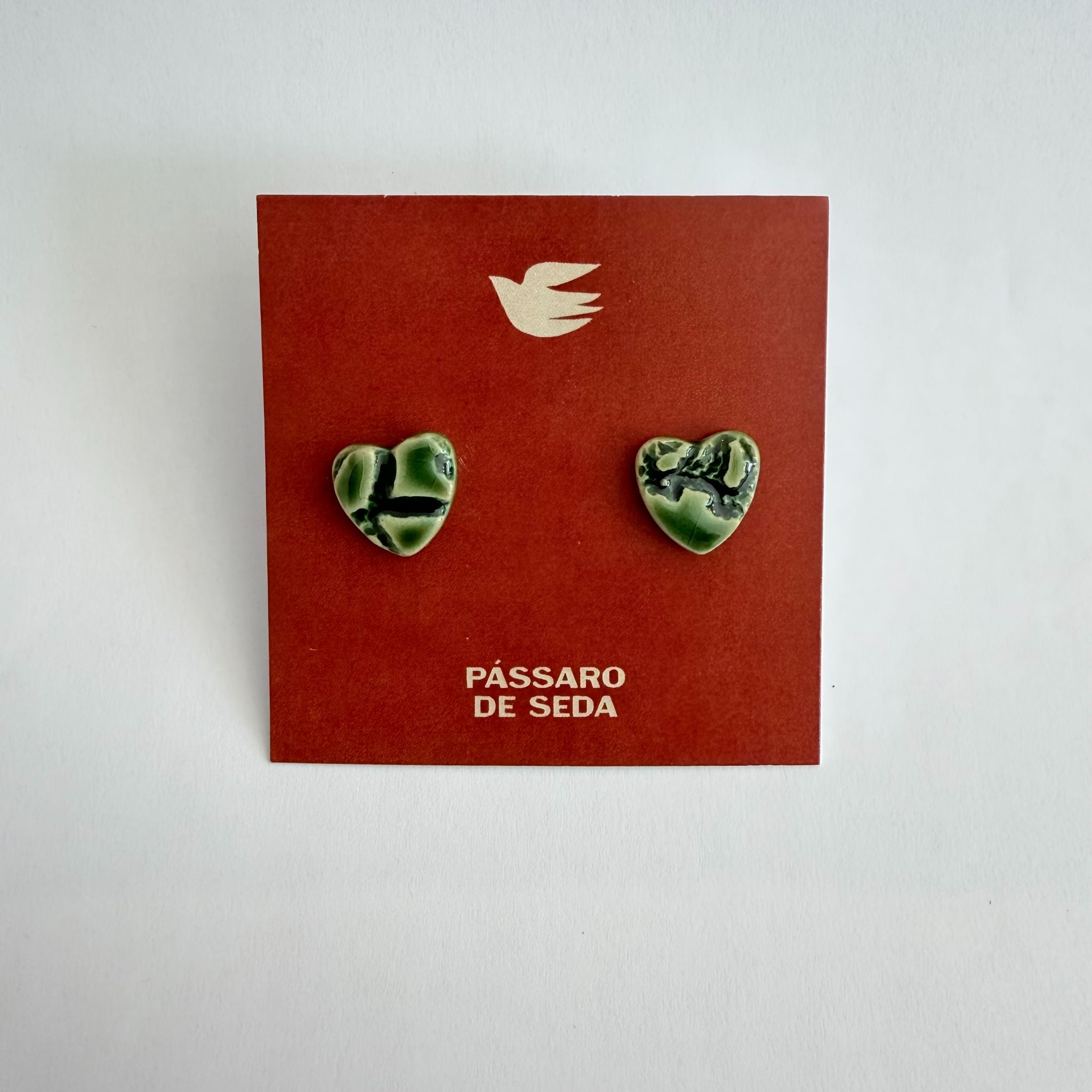 Brincos Mini Coração verde | Pássaro de Seda