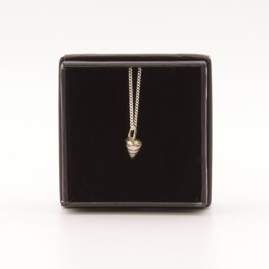 Colar Snail Micro prateado 2 | Tania Gil Jewelry