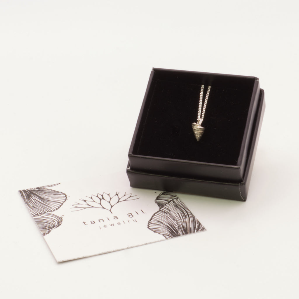 Colar Snail Micro prateado 2 | Tania Gil Jewelry