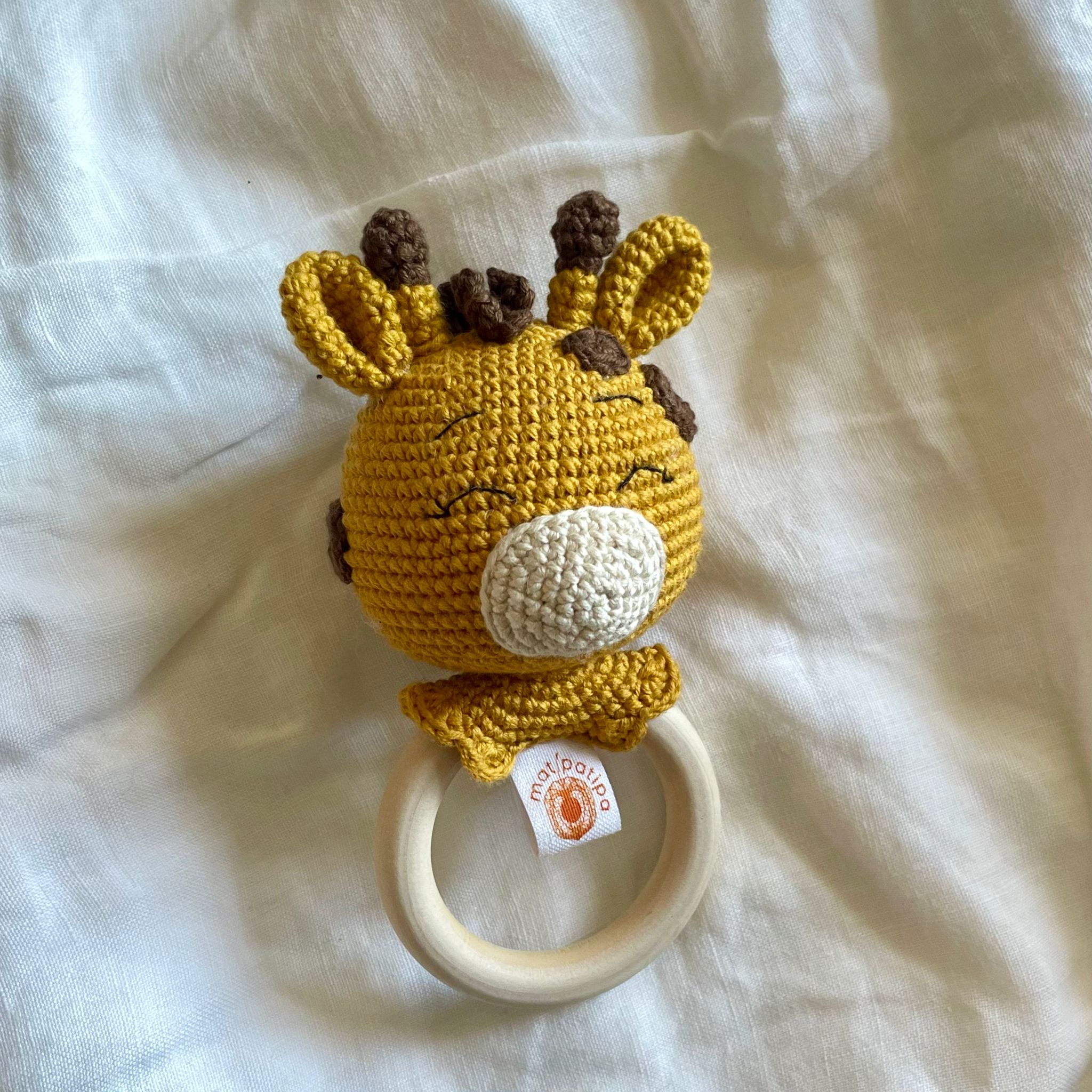 Mordedor Girafa Gina Amigurumi | Matipatipa