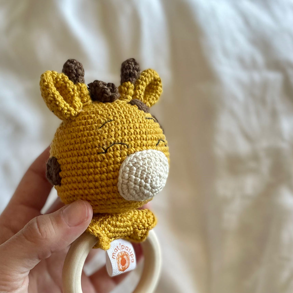 Mordedor Girafa Gina Amigurumi | Matipatipa